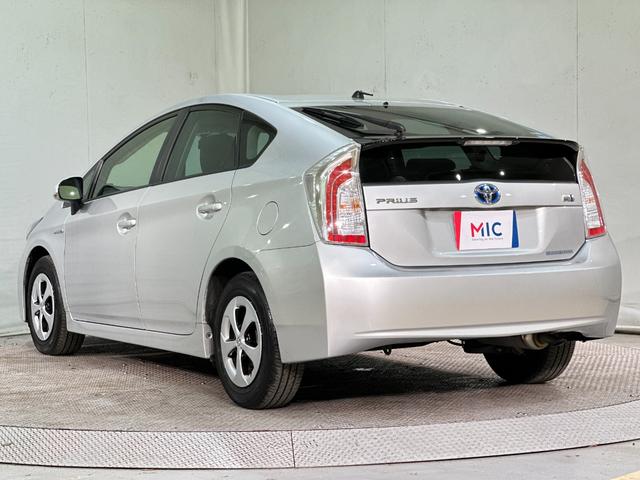 プリウス Ｓ　ナビ　ワンオーナー　ドライブレコーダー　ＥＴＣ　オートライト　ＨＩＤ　ＣＶＴ　電動格納ミラー　衝突安全ボディ　ＡＢＳ　エアコン　パワーステアリング　パワーウィンドウ　ドライブレコーダー（20枚目）