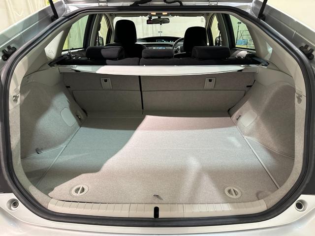 プリウス Ｓ　ナビ　ワンオーナー　ドライブレコーダー　ＥＴＣ　オートライト　ＨＩＤ　ＣＶＴ　電動格納ミラー　衝突安全ボディ　ＡＢＳ　エアコン　パワーステアリング　パワーウィンドウ　ドライブレコーダー（22枚目）