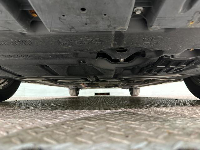 プリウス Ｓ　ナビ　ワンオーナー　ドライブレコーダー　ＥＴＣ　オートライト　ＨＩＤ　ＣＶＴ　電動格納ミラー　衝突安全ボディ　ＡＢＳ　エアコン　パワーステアリング　パワーウィンドウ　ドライブレコーダー（29枚目）