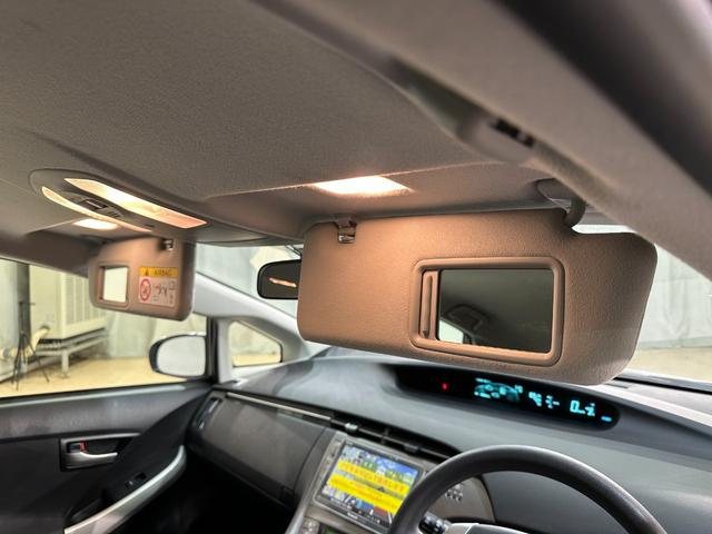 プリウス Ｓ　ナビ　ワンオーナー　ドライブレコーダー　ＥＴＣ　オートライト　ＨＩＤ　ＣＶＴ　電動格納ミラー　衝突安全ボディ　ＡＢＳ　エアコン　パワーステアリング　パワーウィンドウ　ドライブレコーダー（34枚目）