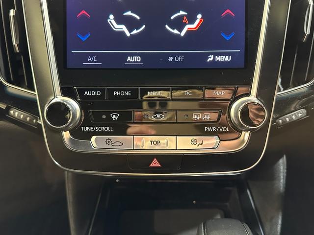 クラウンハイブリッド Ｓ　Ｃパッケージ　ＥＴＣ　クリアランスソナー　アダプティブクルーズコントロール　衝突被害軽減システム　バックカメラ　ナビ　ＴＶ　アルミホイール　オートマチックハイビーム　オートライト　Ｂｌｕｅｔｏｏｔｈ（12枚目）