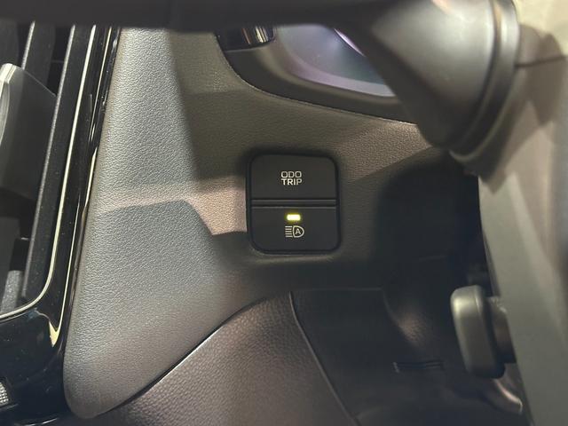 クラウンハイブリッド Ｓ　Ｃパッケージ　ＥＴＣ　クリアランスソナー　アダプティブクルーズコントロール　衝突被害軽減システム　バックカメラ　ナビ　ＴＶ　アルミホイール　オートマチックハイビーム　オートライト　Ｂｌｕｅｔｏｏｔｈ（13枚目）