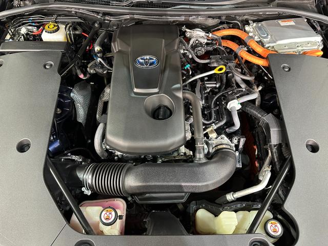 クラウンハイブリッド Ｓ　Ｃパッケージ　ＥＴＣ　クリアランスソナー　アダプティブクルーズコントロール　衝突被害軽減システム　バックカメラ　ナビ　ＴＶ　アルミホイール　オートマチックハイビーム　オートライト　Ｂｌｕｅｔｏｏｔｈ（31枚目）