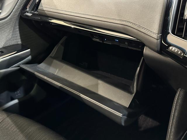 クラウンハイブリッド Ｓ　Ｃパッケージ　ＥＴＣ　クリアランスソナー　アダプティブクルーズコントロール　衝突被害軽減システム　バックカメラ　ナビ　ＴＶ　アルミホイール　オートマチックハイビーム　オートライト　Ｂｌｕｅｔｏｏｔｈ（45枚目）