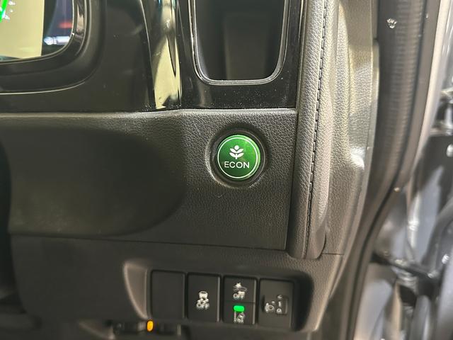 シャトル ハイブリッド　ホンダセンシング　ドライブレコーダー　ＥＴＣ　バックカメラ　ナビ　アダプティブクルーズコントロール　レーンアシスト　衝突被害軽減システム　オートライト　スマートキー　電動格納ミラー　衝突安全ボディ　Ｂｌｕｅｔｏｏｔｈ（13枚目）
