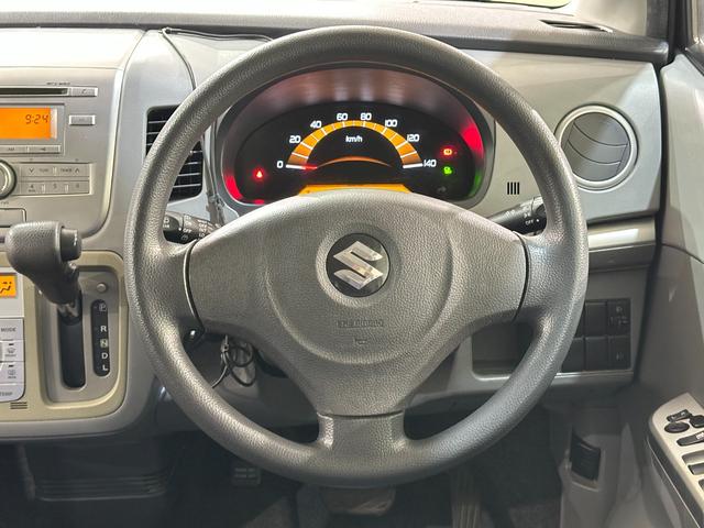 ハンドルの状態が悪いと運転に集中できませんよね。こちらの車、お気軽にお問い合わせください。