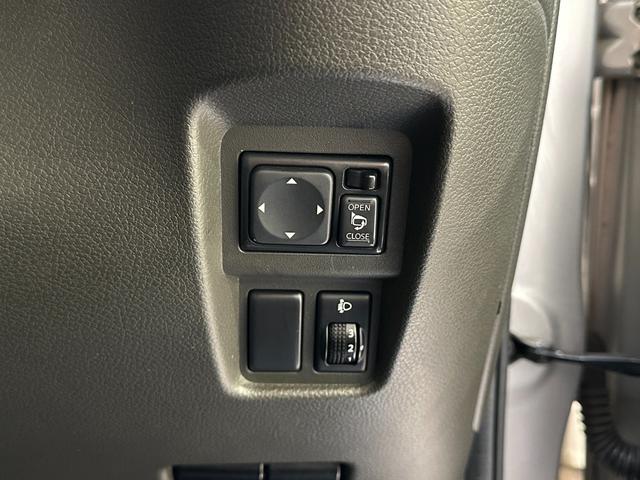 キューブ １５Ｘ　Ｖセレクション　ＥＴＣ　バックカメラ　ナビ　ＴＶ　オートライト　スマートキー　電動格納ミラー　ベンチシート　ＣＶＴ　ＣＤ　ＤＶＤ再生　Ｂｌｕｅｔｏｏｔｈ　盗難防止システム　衝突安全ボディ（13枚目）