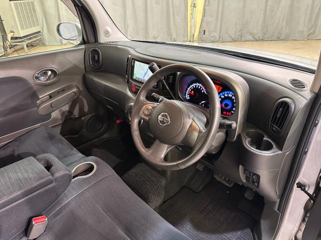 キューブ １５Ｘ　Ｖセレクション　ＥＴＣ　バックカメラ　ナビ　ＴＶ　オートライト　スマートキー　電動格納ミラー　ベンチシート　ＣＶＴ　ＣＤ　ＤＶＤ再生　Ｂｌｕｅｔｏｏｔｈ　盗難防止システム　衝突安全ボディ（33枚目）