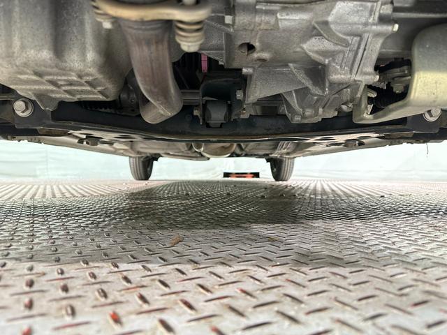 アルト ＶＰ　衝突被害軽減システム　キーレスエントリー　ＡＴ　盗難防止システム　ＡＢＳ　ＥＳＣ　衝突安全ボディ　エアコン　パワーステアリング（31枚目）