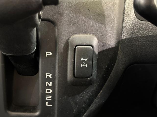 タウンエースバン ＧＬ　４ＷＤ　ドライブレコーダー　ＥＴＣ　ナビ　両側スライドドア　キーレスエントリー　ＡＴ　ＣＤ　ＤＶＤ再生　エアコン　ＡＢＳ（12枚目）