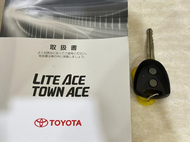 タウンエースバン ＧＬ　４ＷＤ　ドライブレコーダー　ＥＴＣ　ナビ　両側スライドドア　キーレスエントリー　ＡＴ　ＣＤ　ＤＶＤ再生　エアコン　ＡＢＳ（29枚目）