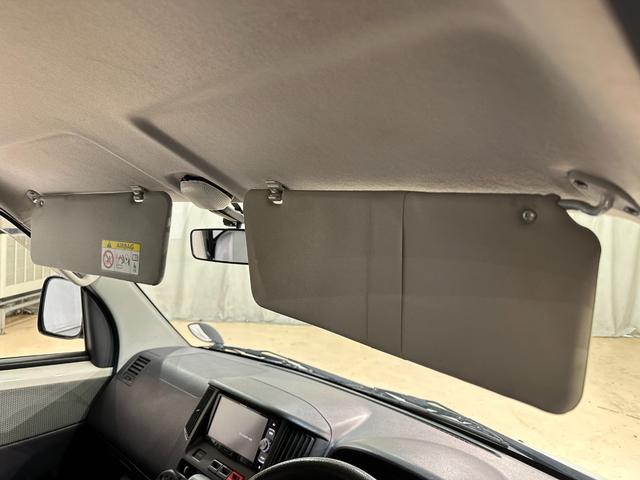 タウンエースバン ＧＬ　４ＷＤ　ドライブレコーダー　ＥＴＣ　ナビ　両側スライドドア　キーレスエントリー　ＡＴ　ＣＤ　ＤＶＤ再生　エアコン　ＡＢＳ（30枚目）