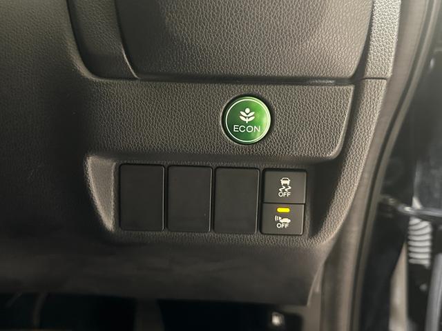 フィットハイブリッド Ｌパッケージ　ハイブリッド　ＥＴＣ　バックカメラ　ナビ　オートクルーズコントロール　オートライト　ＬＥＤヘッドランプ　スマートキー　電動格納ミラー　ＡＴ　盗難防止システム　衝突安全ボディ　ＣＤ　ＤＶＤ再生（10枚目）