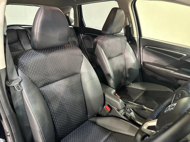 フィットハイブリッド Ｌパッケージ　ハイブリッド　ＥＴＣ　バックカメラ　ナビ　オートクルーズコントロール　オートライト　ＬＥＤヘッドランプ　スマートキー　電動格納ミラー　ＡＴ　盗難防止システム　衝突安全ボディ　ＣＤ　ＤＶＤ再生（35枚目）