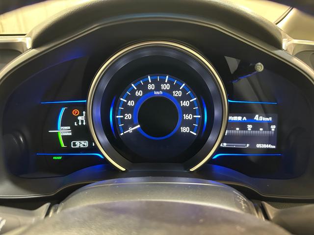 フィットハイブリッド Ｌパッケージ　ハイブリッド　ＥＴＣ　バックカメラ　ナビ　オートクルーズコントロール　オートライト　ＬＥＤヘッドランプ　スマートキー　電動格納ミラー　ＡＴ　盗難防止システム　衝突安全ボディ　ＣＤ　ＤＶＤ再生（39枚目）