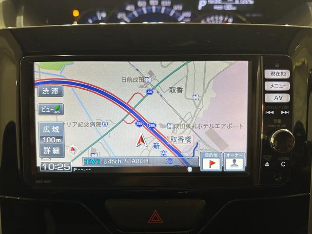 タント カスタムＸ　ＳＡ　バックカメラ　両側スライド・片側電動　ナビ　ＴＶ　衝突被害軽減システム　オートライト　ＬＥＤヘッドランプ　スマートキー　アイドリングストップ　電動格納ミラー　ベンチシート　ＣＶＴ　エアバッグ（5枚目）