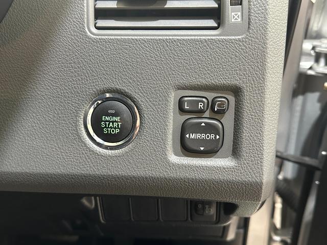 マークＸジオ ２４０　ナビ　ＥＴＣ　バックカメラ　ＴＶ　オートライト　スマートキー　電動格納ミラー　３列シート　ＣＶＴ　ＣＤ　ミュージックプレイヤー接続可　盗難防止システム　衝突安全ボディ　ＡＢＳ　ＥＳＣ　エアコン（12枚目）