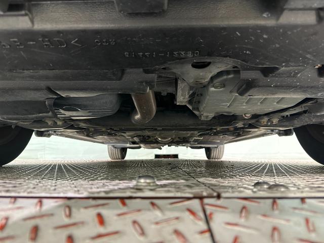 マークＸジオ ２４０　ナビ　ＥＴＣ　バックカメラ　ＴＶ　オートライト　スマートキー　電動格納ミラー　３列シート　ＣＶＴ　ＣＤ　ミュージックプレイヤー接続可　盗難防止システム　衝突安全ボディ　ＡＢＳ　ＥＳＣ　エアコン（28枚目）