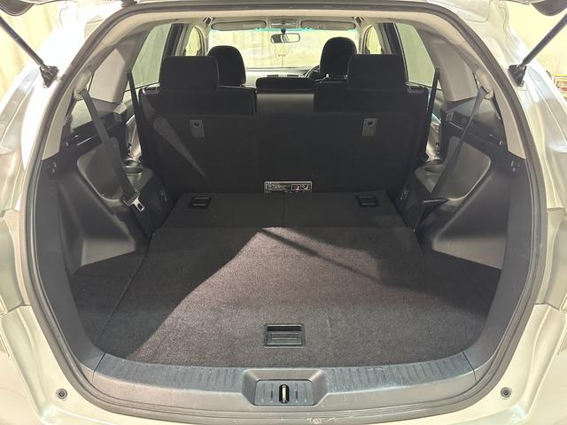 マークＸジオ ２４０　ナビ　ＥＴＣ　バックカメラ　ＴＶ　オートライト　スマートキー　電動格納ミラー　３列シート　ＣＶＴ　ＣＤ　ミュージックプレイヤー接続可　盗難防止システム　衝突安全ボディ　ＡＢＳ　ＥＳＣ　エアコン（37枚目）