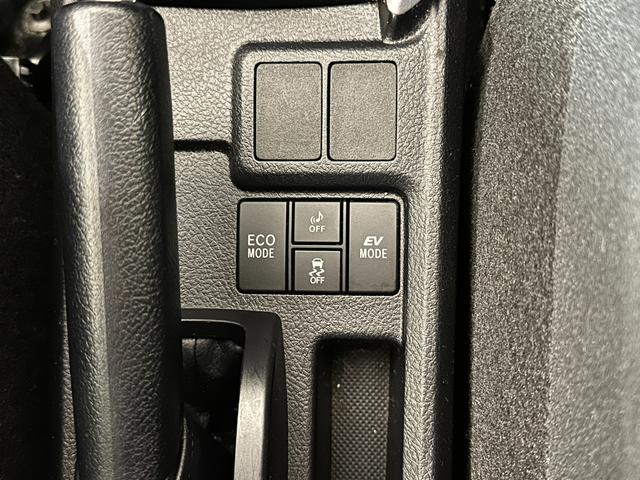 カローラフィールダー ハイブリッドＧ　ドライブレコーダー　ＥＴＣ　バックカメラ　ナビ　衝突被害軽減システム　オートマチックハイビーム　キーレスエントリー　電動格納ミラー　ＣＶＴ　衝突安全ボディ　ＡＢＳ　ＥＳＣ　ＣＤ　パワーウインドウ（12枚目）