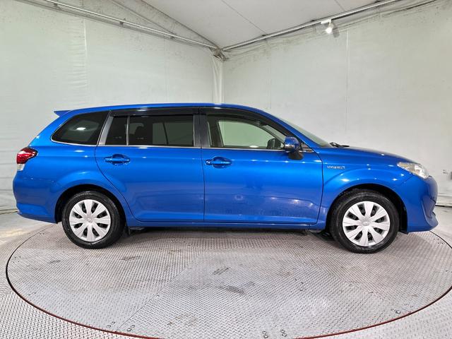 カローラフィールダー ハイブリッドＧ　ドライブレコーダー　ＥＴＣ　バックカメラ　ナビ　衝突被害軽減システム　オートマチックハイビーム　キーレスエントリー　電動格納ミラー　ＣＶＴ　衝突安全ボディ　ＡＢＳ　ＥＳＣ　ＣＤ　パワーウインドウ（16枚目）