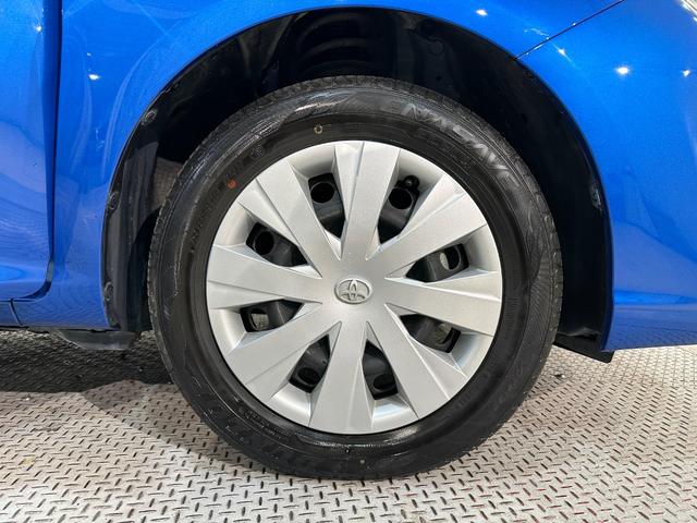 カローラフィールダー ハイブリッドＧ　ドライブレコーダー　ＥＴＣ　バックカメラ　ナビ　衝突被害軽減システム　オートマチックハイビーム　キーレスエントリー　電動格納ミラー　ＣＶＴ　衝突安全ボディ　ＡＢＳ　ＥＳＣ　ＣＤ　パワーウインドウ（40枚目）