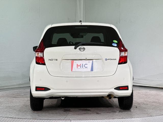 ノート ｅ－パワー　Ｂ　ＥＴＣ　ナビ　クリアランスソナー　衝突被害軽減システム　オートライト　スマートキー　電動格納ミラー　衝突安全ボディ　ＡＢＳ　ＥＳＣ　パワーウインドウ　パワーステアリング　エアバッグ　Ｂｌｕｅｔｏｏｔｈ（19枚目）