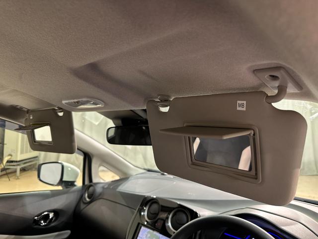 ノート ｅ－パワー　Ｂ　ＥＴＣ　ナビ　クリアランスソナー　衝突被害軽減システム　オートライト　スマートキー　電動格納ミラー　衝突安全ボディ　ＡＢＳ　ＥＳＣ　パワーウインドウ　パワーステアリング　エアバッグ　Ｂｌｕｅｔｏｏｔｈ（27枚目）