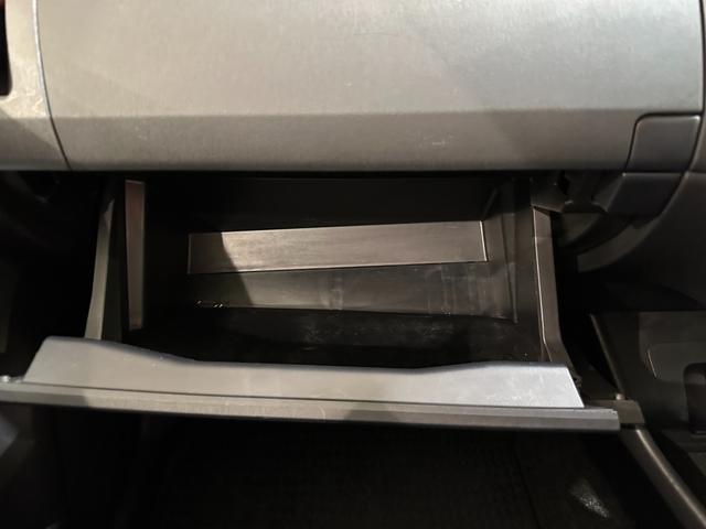 プリウス S ETC バックカメラ ナビ TV アルミホイール オートライト HID CVT スマートキー 電動格納ミラー 盗難防止システム CD Bluetooth 衝突安全ボディ ABS ESC エアコン(30枚目)