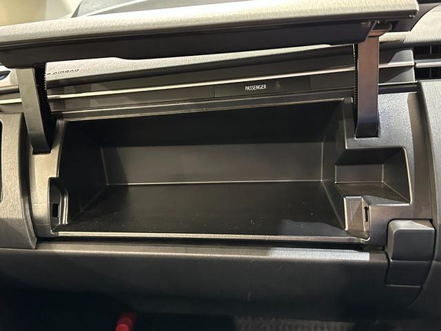 プリウス S ETC バックカメラ ナビ TV アルミホイール オートライト HID CVT スマートキー 電動格納ミラー 盗難防止システム CD Bluetooth 衝突安全ボディ ABS ESC エアコン(31枚目)