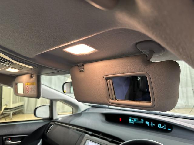 プリウス S ETC バックカメラ ナビ TV アルミホイール オートライト HID CVT スマートキー 電動格納ミラー 盗難防止システム CD Bluetooth 衝突安全ボディ ABS ESC エアコン(36枚目)