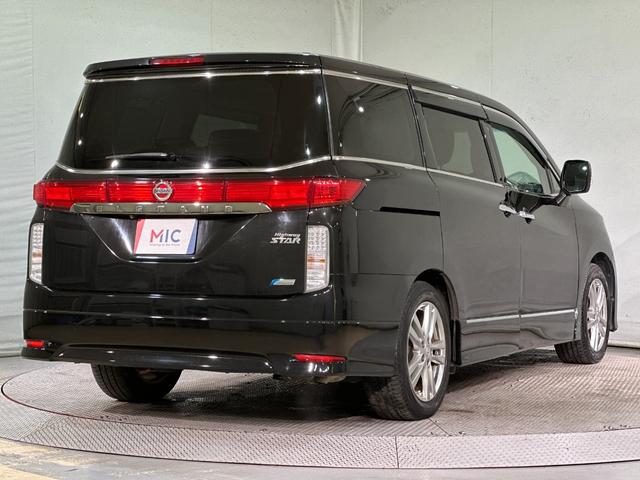 エルグランド ２５０ハイウェイスター　ハーフレザー　バックカメラ　ナビ　ＴＶ　両側電動スライドドア　オートライト　ＨＩＤ　サンルーフ　スマートキー　電動格納ミラー　３列シート　オットマン　Ｗエアコン　アルミホイール　ＣＤ　ＤＶＤ再生（17枚目）