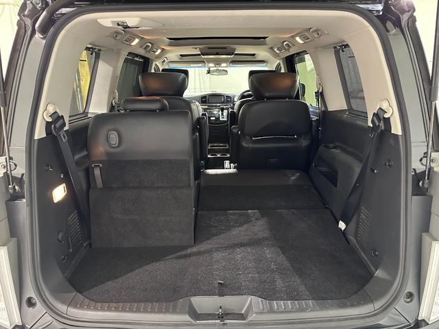 エルグランド ２５０ハイウェイスター　ハーフレザー　バックカメラ　ナビ　ＴＶ　両側電動スライドドア　オートライト　ＨＩＤ　サンルーフ　スマートキー　電動格納ミラー　３列シート　オットマン　Ｗエアコン　アルミホイール　ＣＤ　ＤＶＤ再生（29枚目）