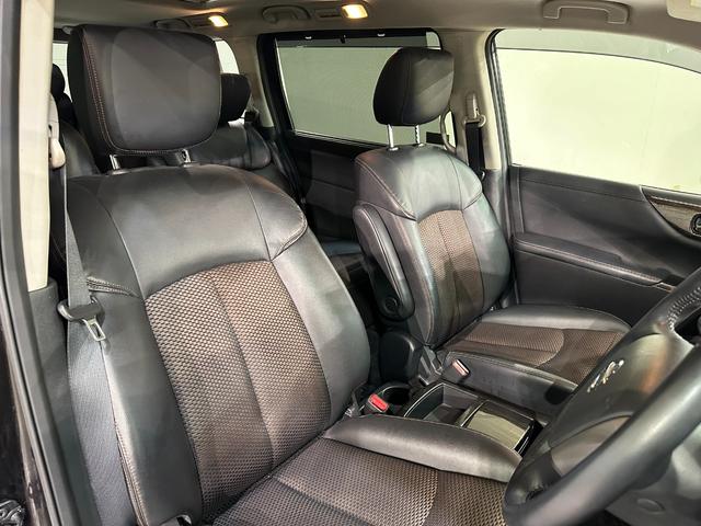 エルグランド ２５０ハイウェイスター　ハーフレザー　バックカメラ　ナビ　ＴＶ　両側電動スライドドア　オートライト　ＨＩＤ　サンルーフ　スマートキー　電動格納ミラー　３列シート　オットマン　Ｗエアコン　アルミホイール　ＣＤ　ＤＶＤ再生（42枚目）