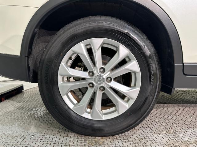 エクストレイル ２０Ｘ　ハイブリッド　エマージェンシーブレーキＰ　ナビ　ワンオーナー　４ＷＤ　ドライブレコーダー　全周囲カメラ　衝突被害軽減システム　オートライト　ＬＥＤヘッドランプ　電動リアゲート　アルミホイール　スマートキー　パワーウインドウ　パワーステアリング（42枚目）