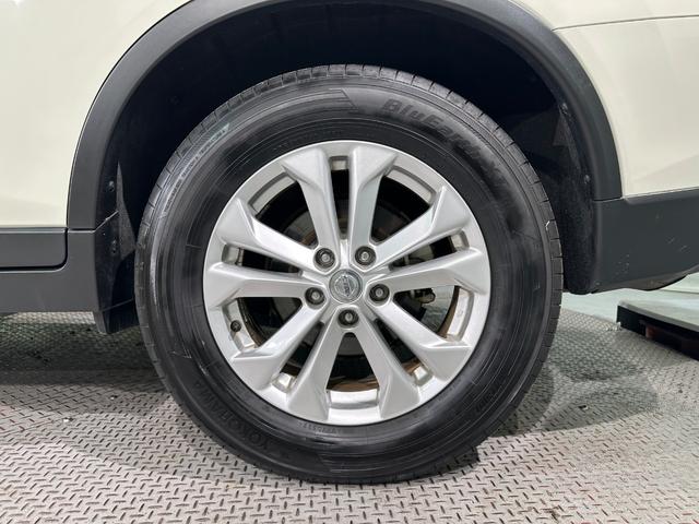 エクストレイル ２０Ｘ　ハイブリッド　エマージェンシーブレーキＰ　ナビ　ワンオーナー　４ＷＤ　ドライブレコーダー　全周囲カメラ　衝突被害軽減システム　オートライト　ＬＥＤヘッドランプ　電動リアゲート　アルミホイール　スマートキー　パワーウインドウ　パワーステアリング（43枚目）