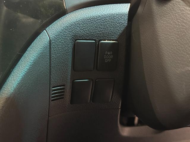 ヴェルファイア ２．４Ｚ　プラチナセレクションＩＩ　タイプゴールド　ワンオーナー　ＥＴＣ　バックカメラ　ナビ　ＴＶ　クリアランスソナー　両側電動スライドドア　オートライト　ＨＩＤ　電動リアゲート　スマートキー　電動格納ミラー　後席モニター　３列シート　オットマン（30枚目）