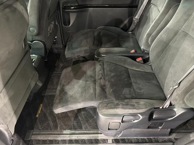 ヴェルファイア ２．４Ｚ　プラチナセレクションＩＩ　タイプゴールド　ワンオーナー　ＥＴＣ　バックカメラ　ナビ　ＴＶ　クリアランスソナー　両側電動スライドドア　オートライト　ＨＩＤ　電動リアゲート　スマートキー　電動格納ミラー　後席モニター　３列シート　オットマン（33枚目）
