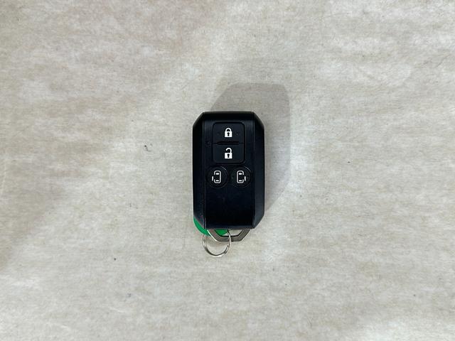 スペーシア ハイブリッドＸ　４ＷＤ　ＥＴＣ　バックカメラ　両側電動スライドドア　ナビ　クリアランスソナー　衝突被害軽減システム　オートライト　ＬＥＤヘッドランプ　スマートキー　アイドリングストップ　電動格納ミラー　シートヒーター（11枚目）