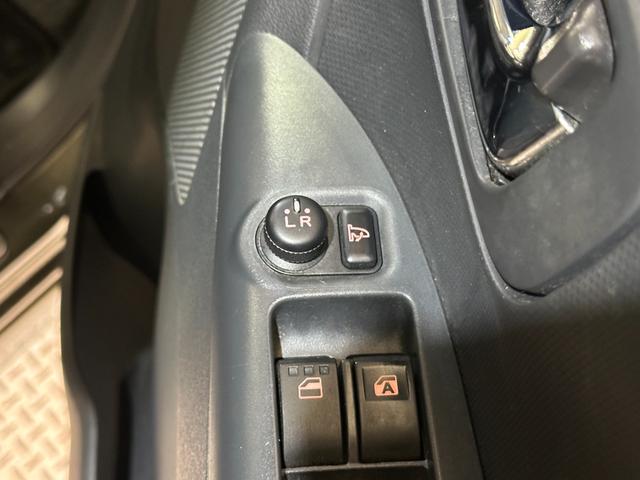 タント カスタムＲＳ　電動スライドドア　ナビ　ＨＩＤ　スマートキー　電動格納ミラー　ベンチシート　ターボ　ＣＶＴ　盗難防止システム　ＡＢＳ　ＣＤ　ＤＶＤ再生　ＭＤ　アルミホイール　衝突安全ボディ　エアコン（10枚目）