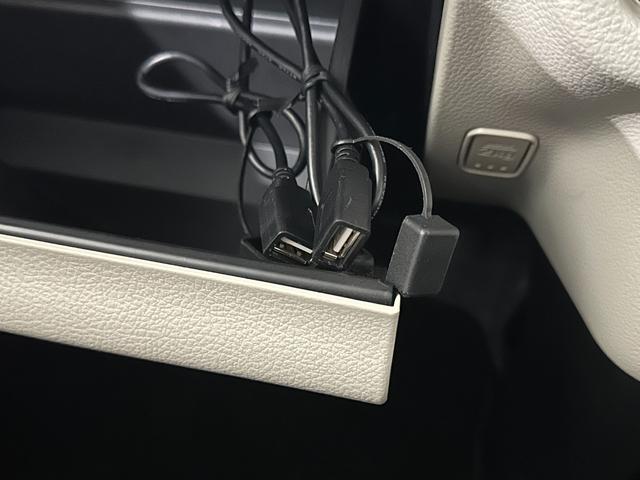 スペーシア ハイブリッドＸ　バックカメラ　両側電動スライドドア　ナビ　ＴＶ　クリアランスソナー　衝突被害軽減システム　オートライト　スマートキー　アイドリングストップ　電動格納ミラー　シートヒーター　ベンチシート（27枚目）