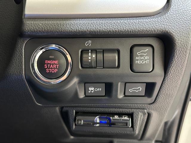 フォレスター ２．０ＸＴ　アイサイト　４ＷＤ　ドライブレコーダー　ＥＴＣ　バックカメラ　オートクルーズコントロール　レーンアシスト　パワーシート　衝突被害軽減システム　ナビ　ＴＶ　オートライト　ＨＩＤ　アルミホイール　スマートキー（12枚目）