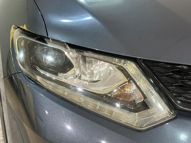 エクストレイル ２０Ｘ　エマージェンシーブレーキパッケージ　ナビ　４ＷＤ　ＥＴＣ　全周囲カメラ　衝突被害軽減システム　ナビ　ＴＶ　オートライト　アルミホイール　スマートキー　アイドリングストップ　シートヒーター　電動格納ミラー　Ｂｌｕｅｔｏｏｔｈ（32枚目）