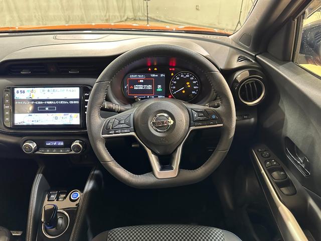 キックス Ｘ　ワンオーナー　ＥＴＣ　クリアランスソナー　レーンアシスト　衝突被害軽減システム　ナビ　ＴＶ　オートライト　ＬＥＤヘッドランプ　アルミホイール　スマートキー　エアバッグ　アダプティブクルーズコントロール（3枚目）