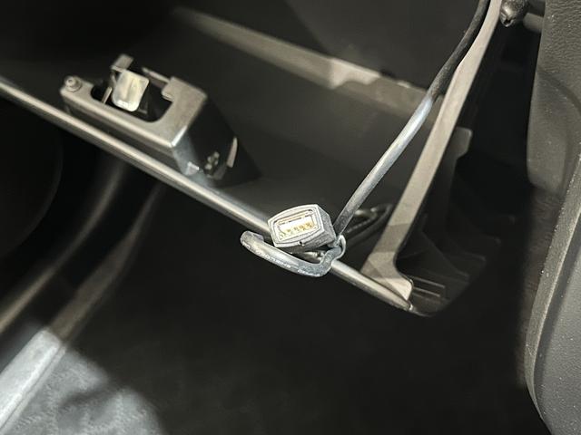 アルト Ｌ　衝突被害軽減システム　キーレスエントリー　アイドリングストップ　シートヒーター　ＣＶＴ　ＡＢＳ　ＥＳＣ　ＣＤ　ＤＶＤ再生　ＵＳＢ　パワーウインドウ　パワーステアリング　エアバッグ　ＡＢＳ（9枚目）