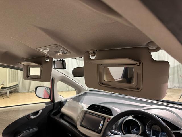 フィットハイブリッド ベースグレード ハイブリッド ドライブレコーダー ETC ナビ オートクルーズコントロール キーレスエントリー CVT 衝突安全ボディ CD ABS エアコン ABS パワーステアリング パワーウインドウ(22枚目)