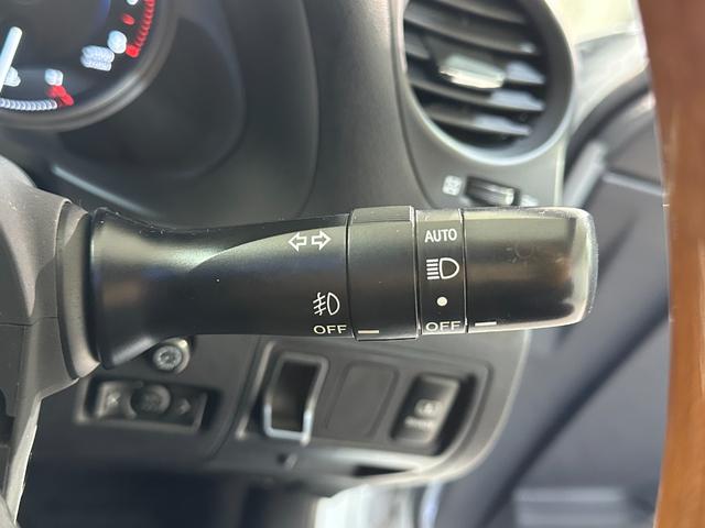 ＩＳ ＩＳ２５０　バージョンＬ　ＥＴＣ　オートクルーズコントロール　バックカメラ　ナビ　アルミホイール　オートライト　ＨＩＤ　ＡＴ　シートエアコン　スマートキー　電動格納ミラー　パワーシート　ＡＢＳ　パワーウインドウ　革シート（30枚目）