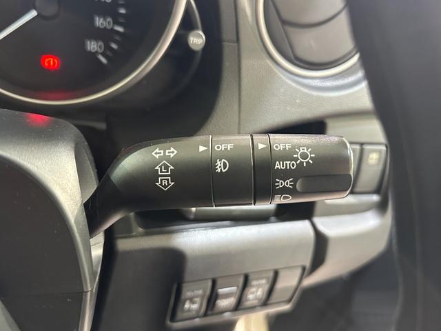 プレマシー ２０Ｅ　ＥＴＣ　バックカメラ　ナビ　ＴＶ　両側電動スライドドア　オートライト　スマートキー　アイドリングストップ　電動格納ミラー　ＡＴ　アルミホイール　ＣＤ　ＤＶＤ再生　ＵＳＢ　ＡＢＳ　エアバック（37枚目）