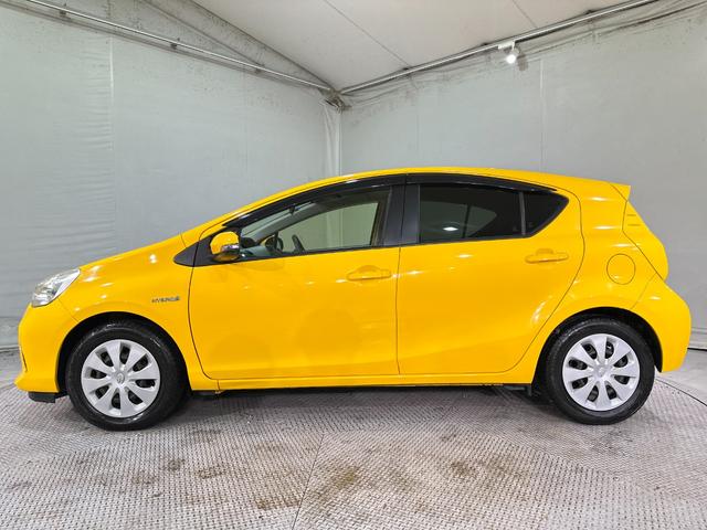 アクア S ETC ナビ TV キーレスエントリー 電動格納ミラー シートヒーター CVT 衝突安全ボディ ABS ESC CD DVD再生 エアコン ABS エアバッグ パワーウインドウ Bluetooth(18枚目)