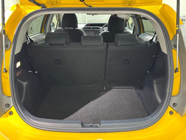 アクア S ETC ナビ TV キーレスエントリー 電動格納ミラー シートヒーター CVT 衝突安全ボディ ABS ESC CD DVD再生 エアコン ABS エアバッグ パワーウインドウ Bluetooth(20枚目)